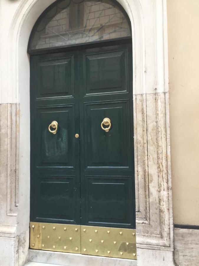 Erida 2 Apartment Spanish Steps Рим Екстериор снимка